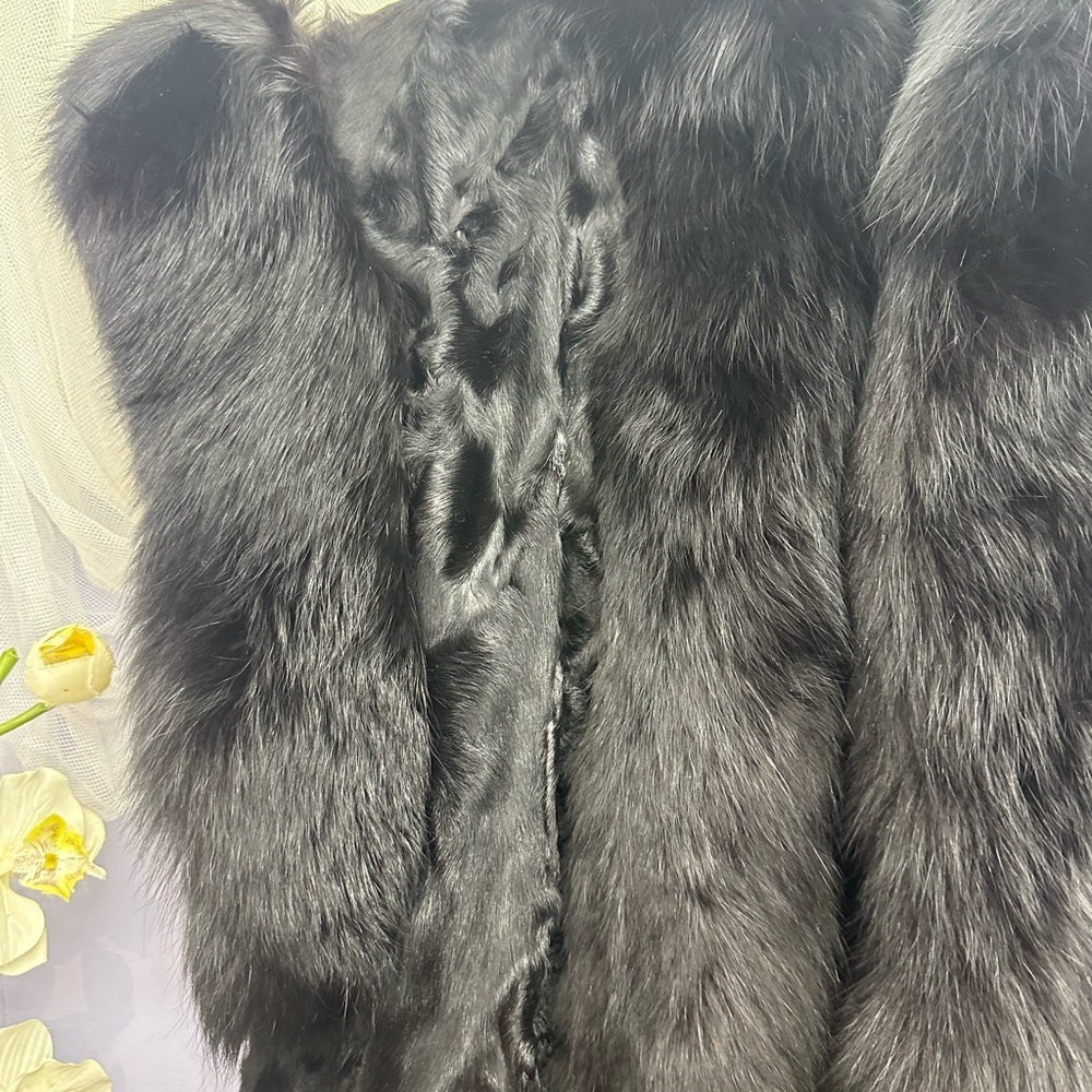 Vintage Custom-Made Fur Jacket with Detachable Leather Sleeves - Picture 7 of 13